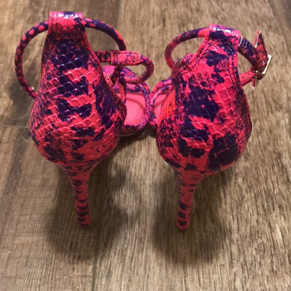 GIANNI BINI NWT PINK BLUE SNAKE SANDAL HEELS - Picture 3 of 7